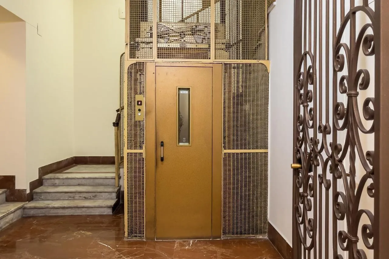 Largo Leopardi Apartment Rome Italië