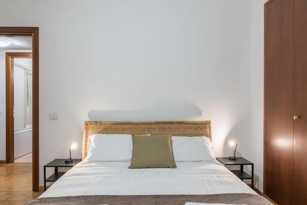 Largo Leopardi Apartment Rome